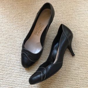 Ferragamo Heel w Contrast Piping